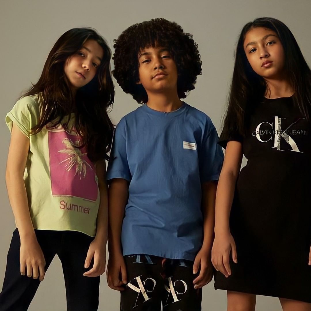 Modelos da agência Max Fama brilham na campanha da Calvin Klein